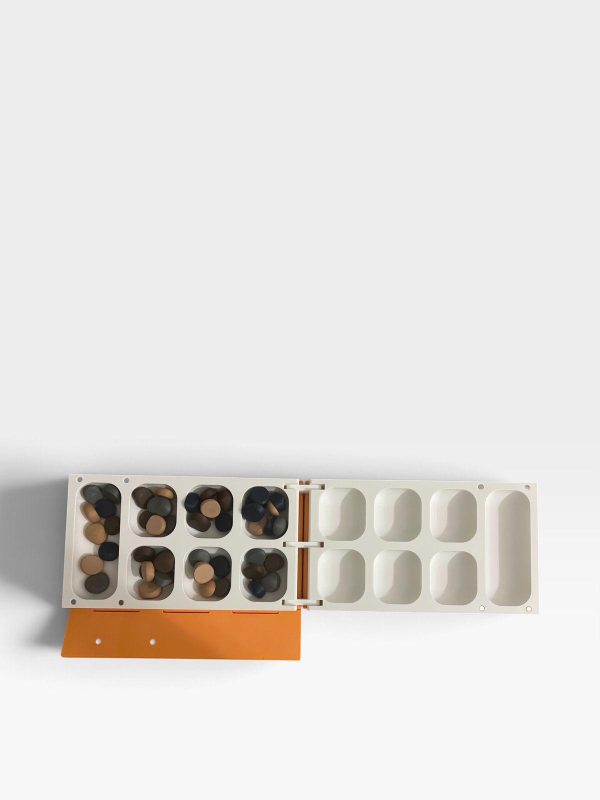 Bookshelf Board Games – Book-Shaped Travel Games