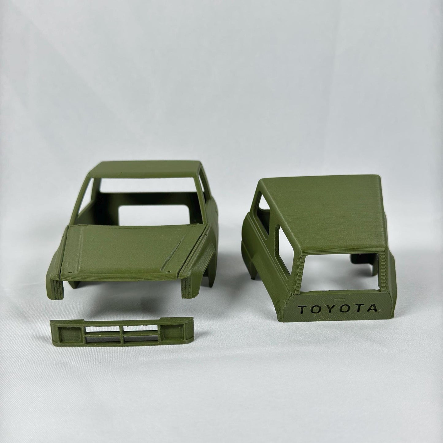 Axial SCX24 pinched Toyota body 1/24 scale with sliders and pinched camper